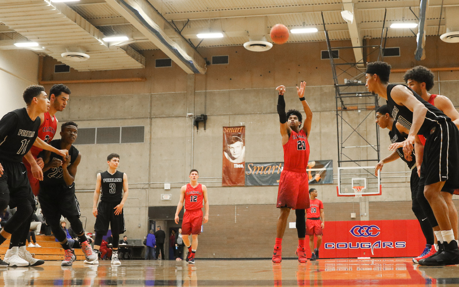 BasketballM_slideshow1600x1000_04 BasketballM_slideshow1600x1000_04