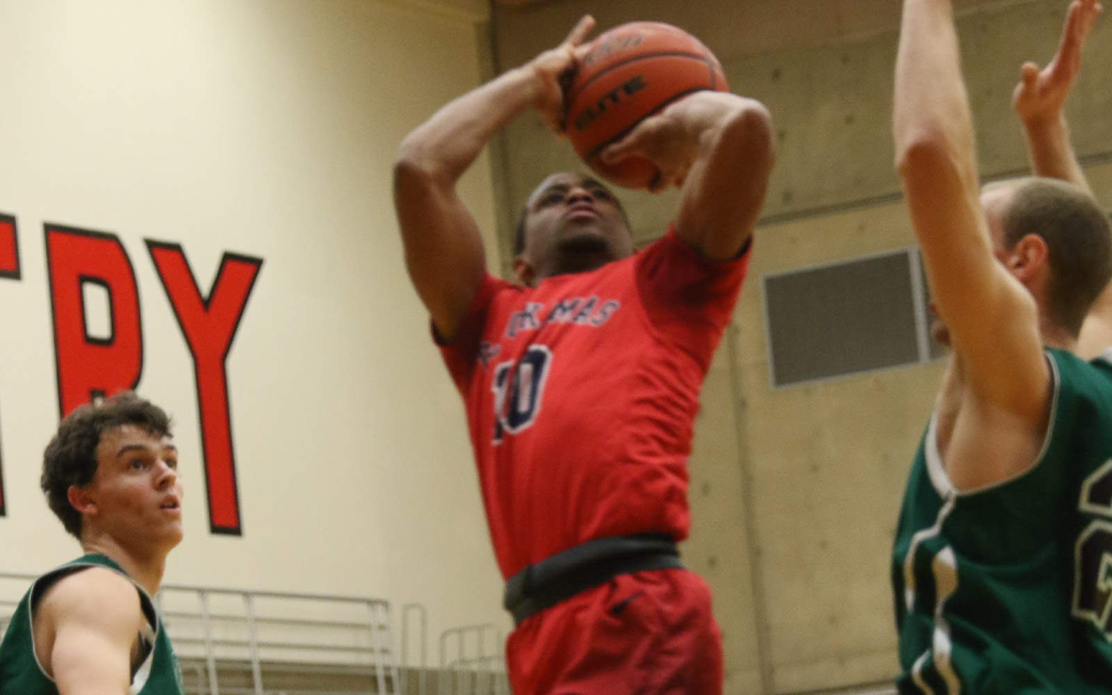BasketballM_slideshow1600x1000_09 BasketballM_slideshow1600x1000_09