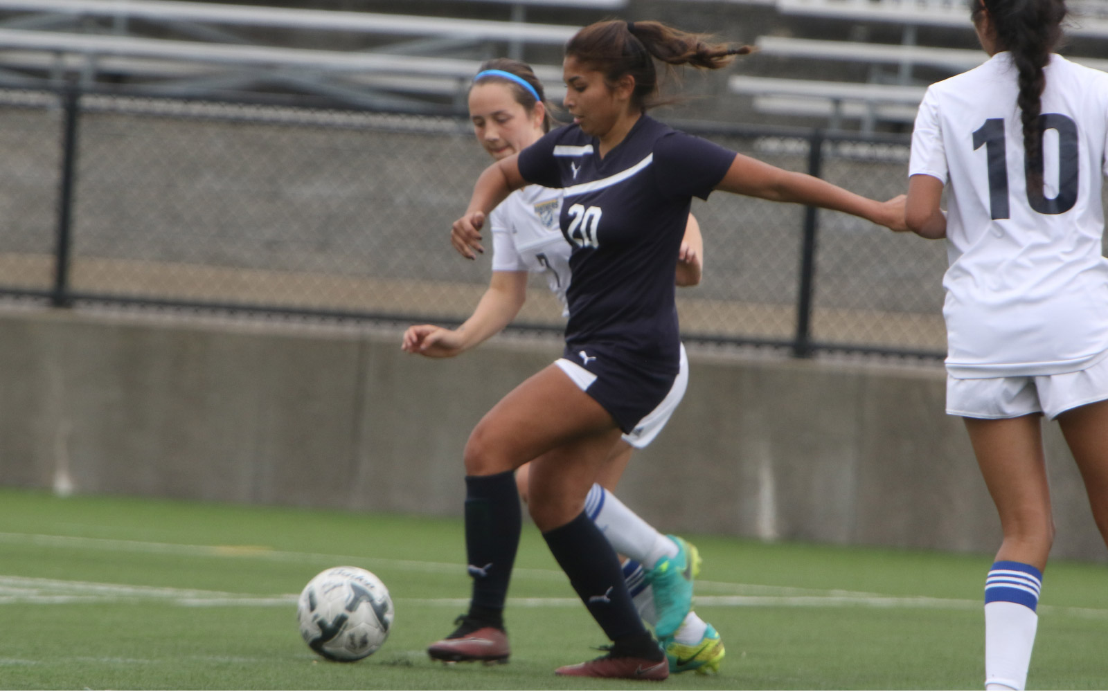 SoccerW_slideshow1600x1000_01 SoccerW_slideshow1600x1000_01
