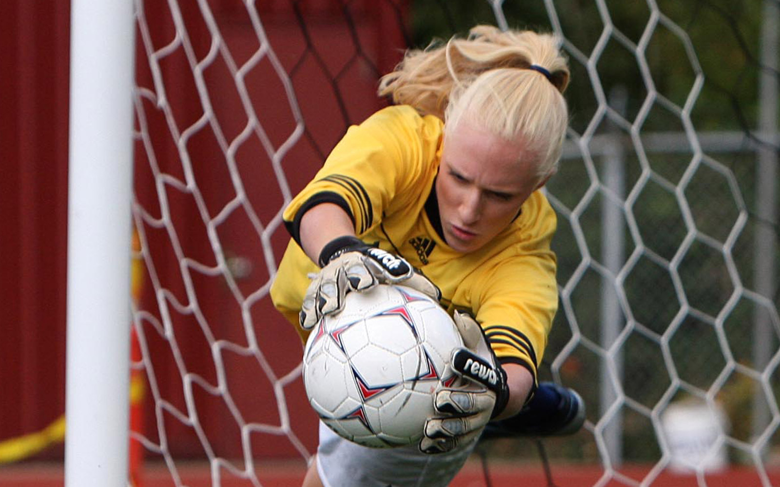 SoccerW_slideshow1600x1000_06 SoccerW_slideshow1600x1000_06