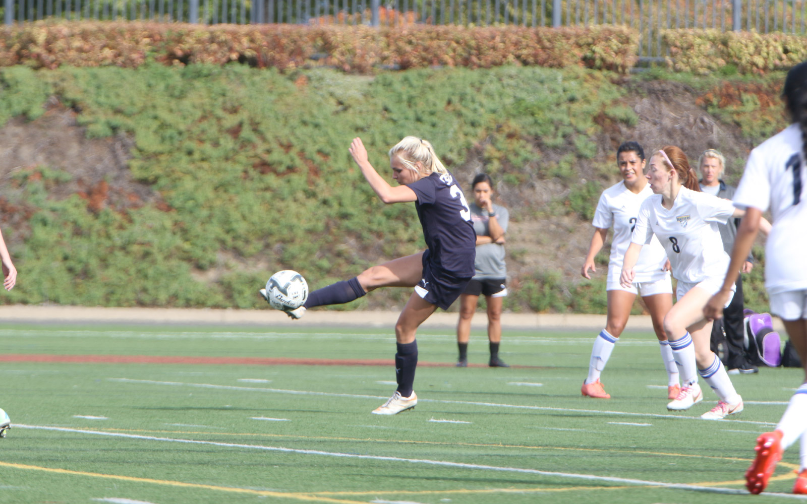 SoccerW_slideshow1600x1000_09 SoccerW_slideshow1600x1000_09