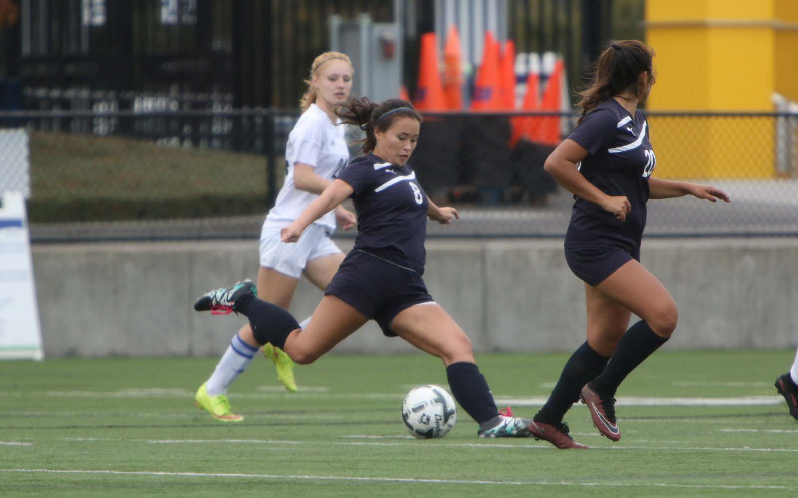 SoccerW_slideshow1600x1000_12 SoccerW_slideshow1600x1000_12