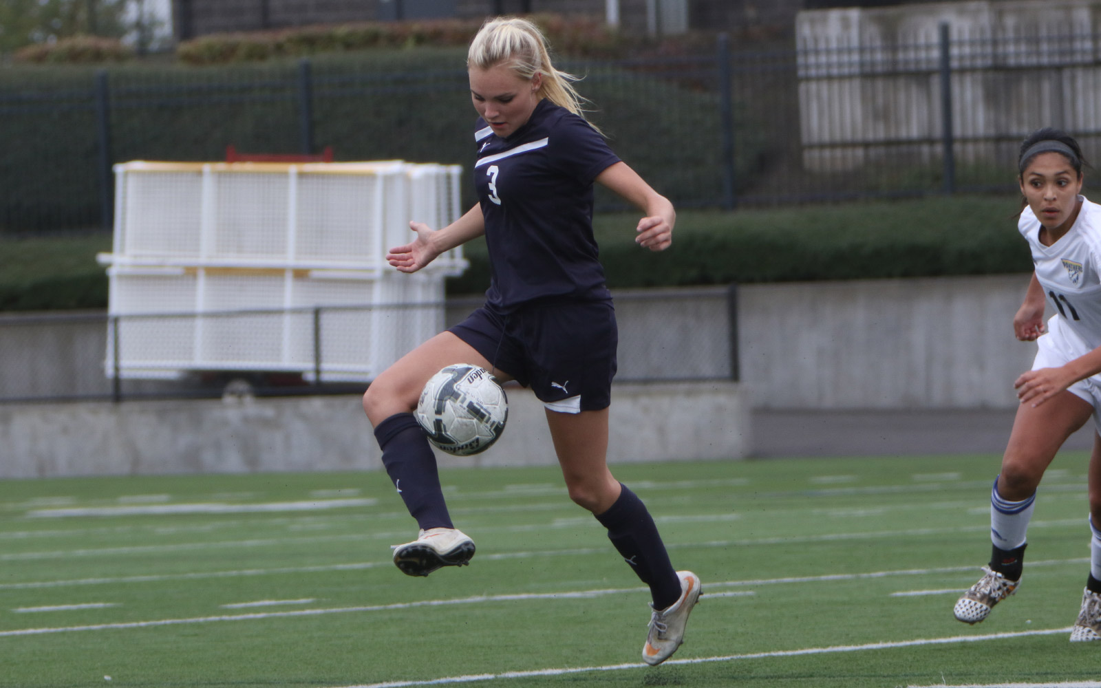 SoccerW_slideshow1600x1000_17 SoccerW_slideshow1600x1000_17