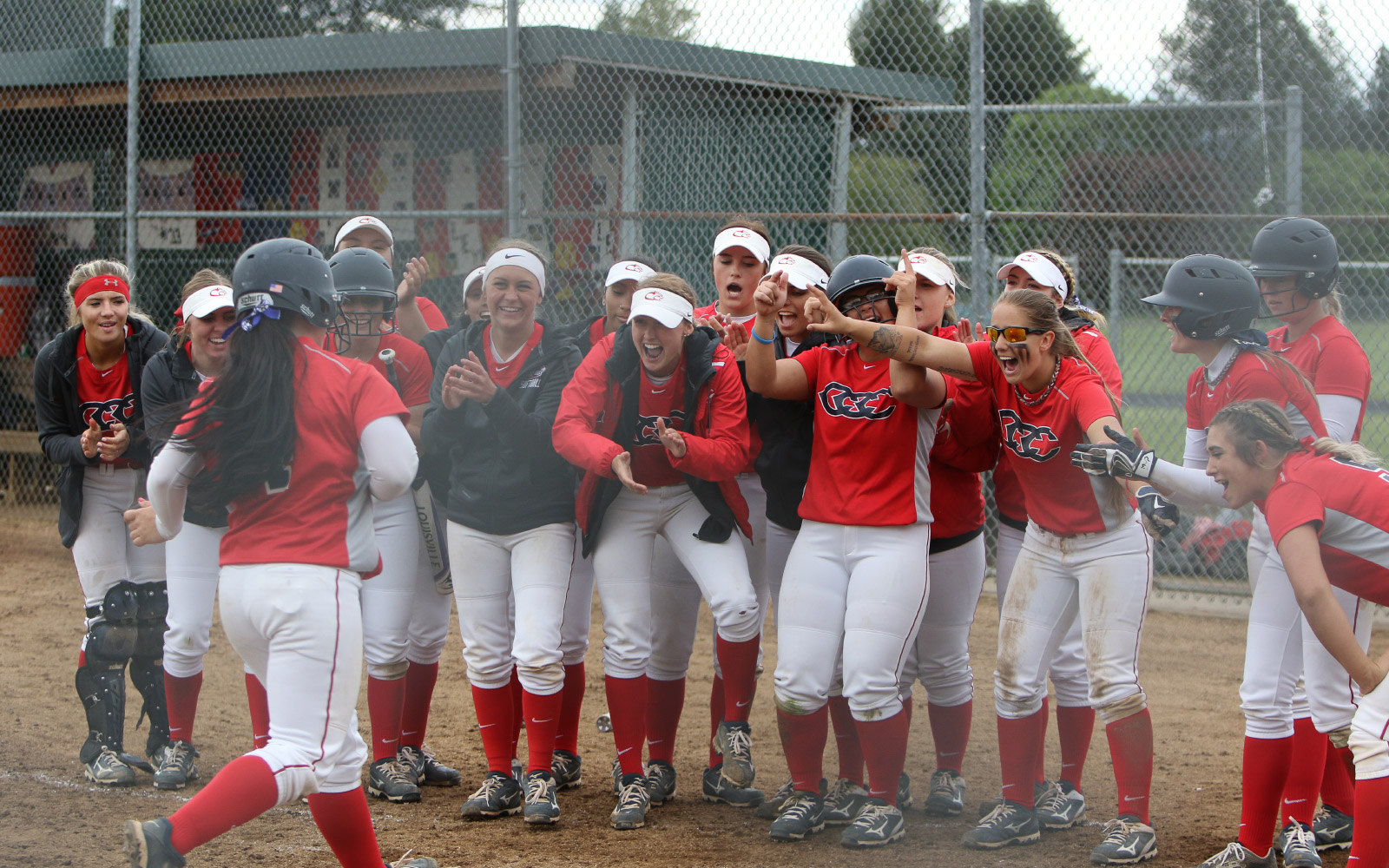 Softball_slideshow1600x1000_32 Softball_slideshow1600x1000_32