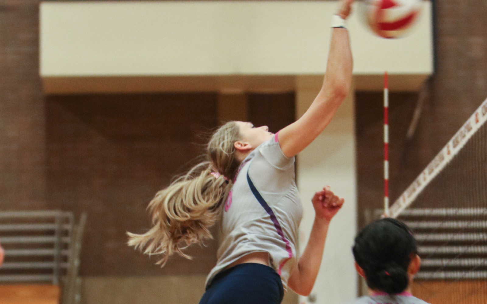 Volleyball_slideshow1600x1000_04 Volleyball_slideshow1600x1000_04