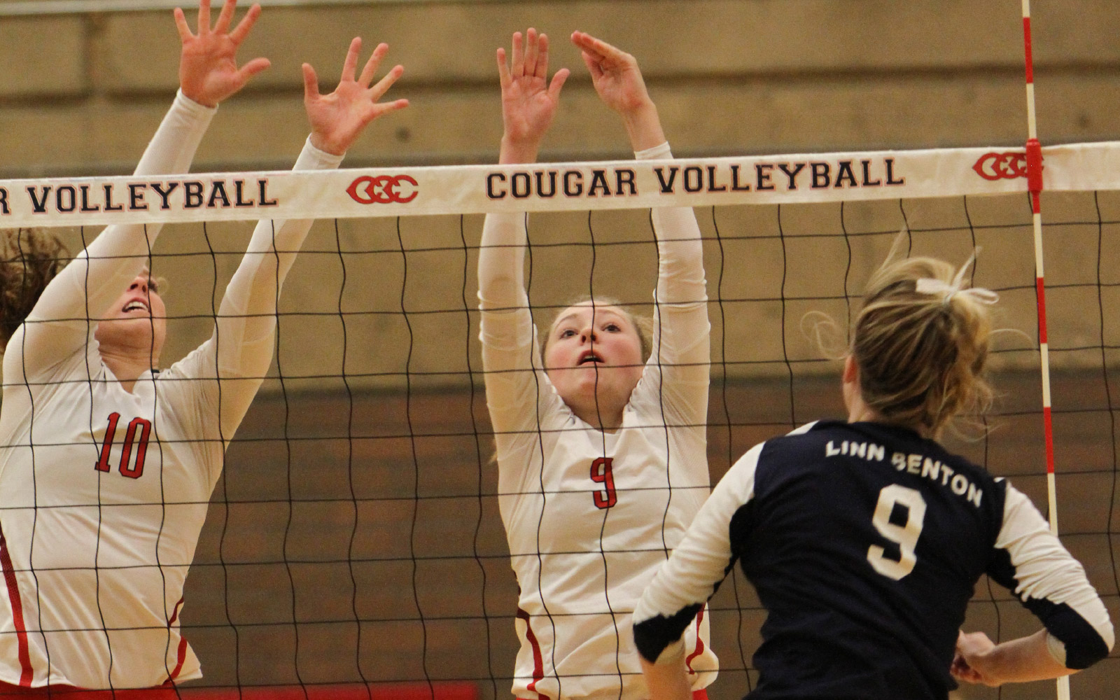 Volleyball_slideshow1600x1000_10 Volleyball_slideshow1600x1000_10